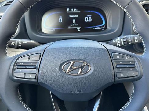 New 2025 Hyundai Venue Limited image 27