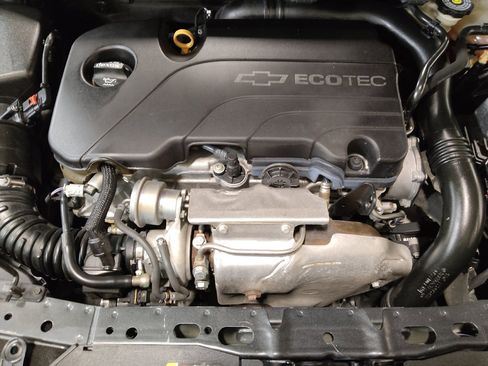 Used 2018 Chevrolet Cruze LT w/ Convenience Package image 30