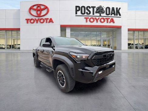 Used 2024 Toyota Tacoma TRD Off-Road AWD/4WD image 5