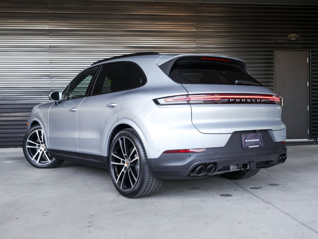 Certified 2026 Porsche Cayenne AWD/4WD image 3