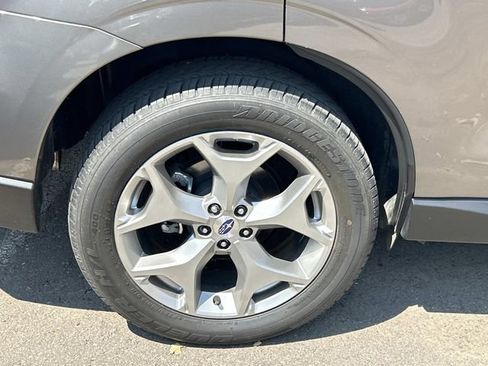 Used 2018 Subaru Forester 2.5i Touring AWD/4WD image 9