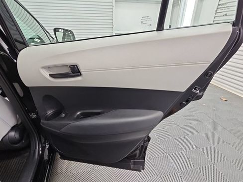 Used 2022 Toyota Corolla Cross L FWD image 33