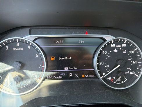 Used 2022 Nissan Pathfinder SL w/ SL Premium Package image 11