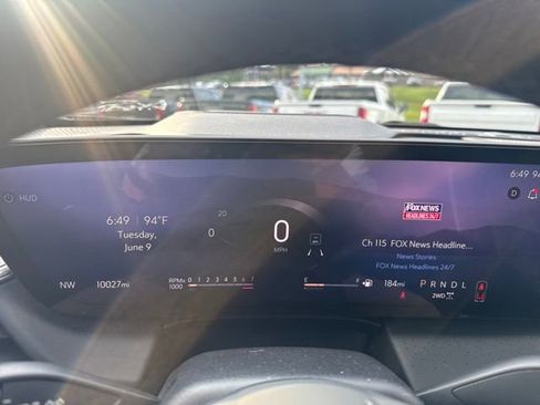 Used 2025 Buick Enclave Avenir AWD/4WD image 19