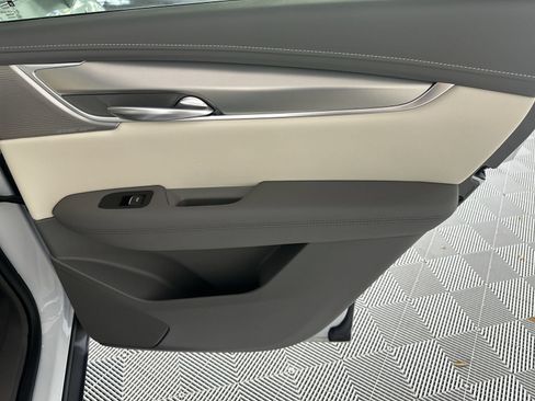 Used 2024 Cadillac XT5 Premium Luxury w/ Technology Package FWD image 31