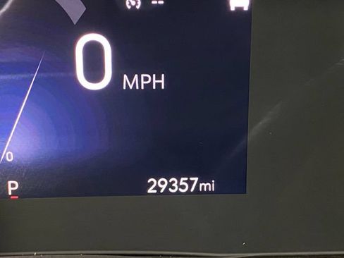 Certified 2024 Buick Encore GX Preferred w/ Comfort Package AWD/4WD image 18