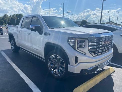 Used 2023 GMC Sierra 1500 Denali w/ Denali Reserve Package AWD/4WD image 1