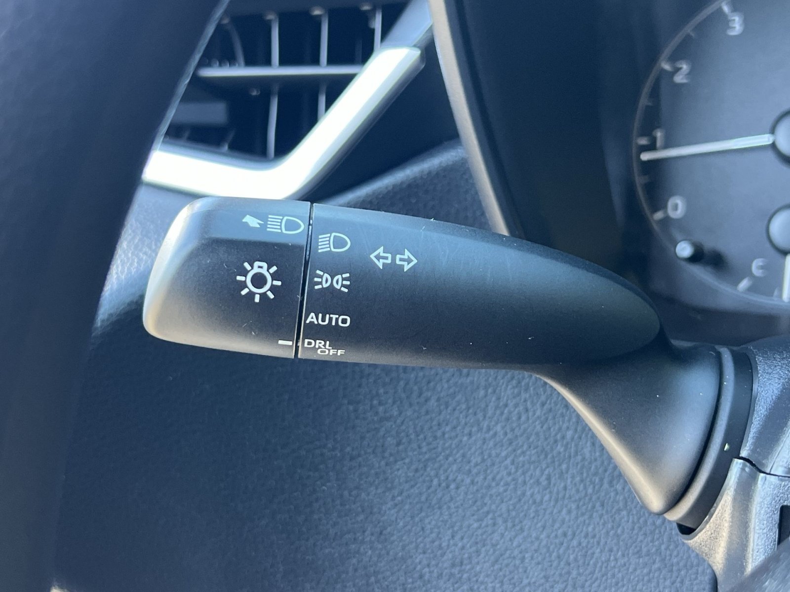 Used 2023 Toyota Corolla LE FWD image 35