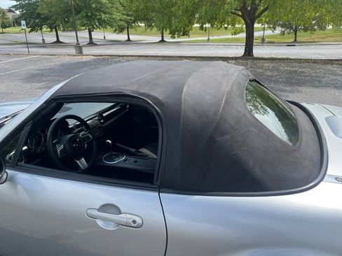 Used 2006 MAZDA MX-5 Miata Sport image 13