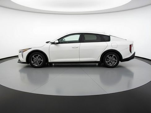 Used 2025 Kia K4 LXS image 5