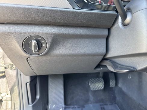 Used 2021 Volkswagen Jetta SE w/ SE Cold Weather Package image 31