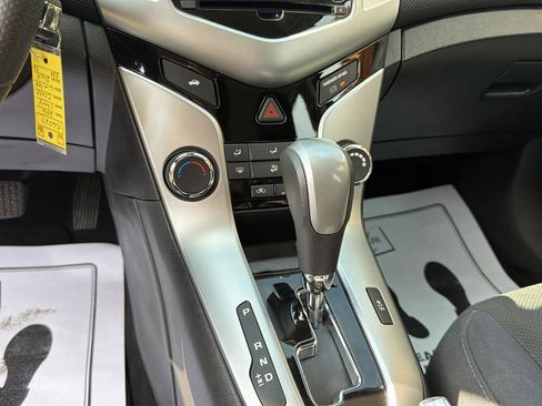 Used 2016 Chevrolet Cruze LT w/ RS Package FWD image 12