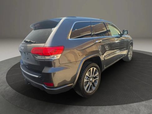 Used 2017 Jeep Grand Cherokee Overland AWD/4WD image 5