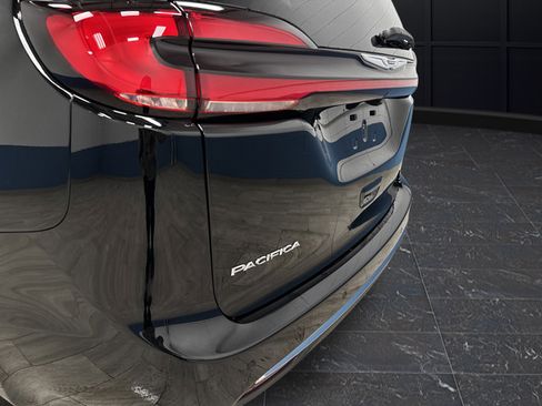 New 2026 Chrysler Pacifica Select AWD/4WD image 36