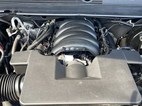 Used 2020 Chevrolet Suburban Premier image 38