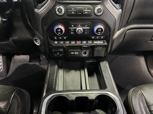 Used 2020 GMC Sierra 3500 Denali w/ Denali Ultimate Package AWD/4WD image 21
