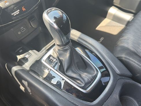 Used 2019 Nissan Rogue SV w/ Premium Package FWD image 44