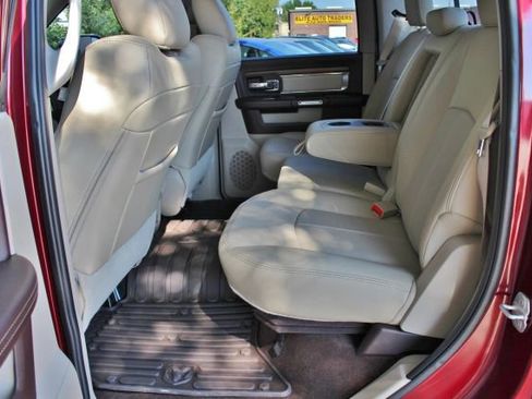 Used 2018 RAM 1500 Laramie image 17