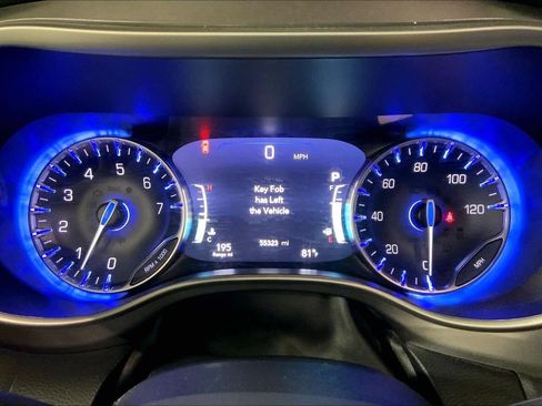 Used 2024 Chrysler Pacifica Touring-L FWD image 20