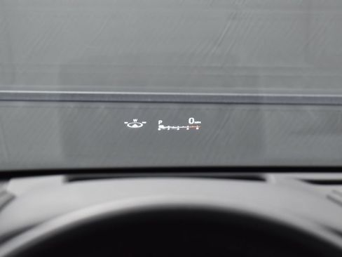 Used 2023 Toyota Highlander Platinum FWD image 18