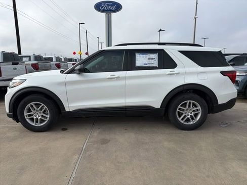 New 2026 Ford Explorer Active image 4