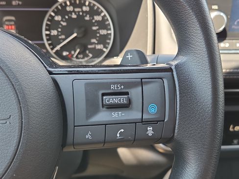 Used 2023 Nissan Rogue SV FWD image 20