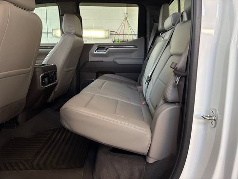 Used 2022 Chevrolet Silverado 1500 LTZ w/ Technology Package AWD/4WD image 28