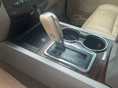 Used 2013 Ford Expedition XLT RWD image 22