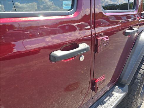 Used 2021 Jeep Wrangler Unlimited Rubicon AWD/4WD image 12