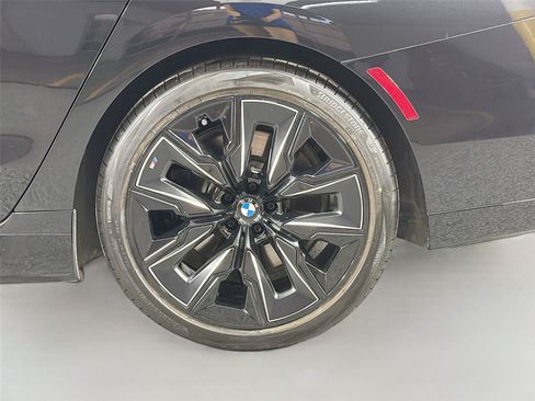 Certified 2023 BMW i7 xDrive60 AWD/4WD image 27