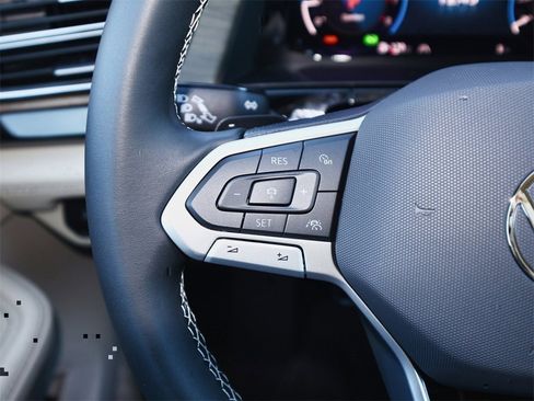 New 2026 Volkswagen Atlas SE image 24