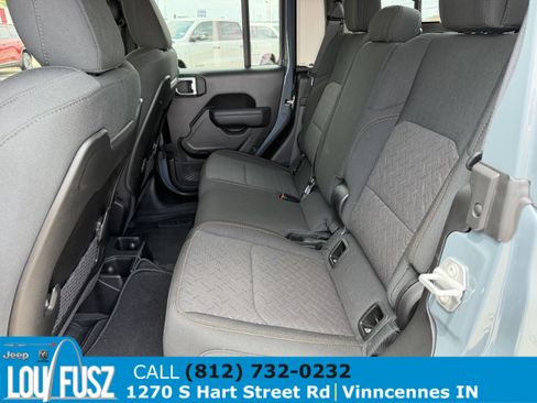 Used 2025 Jeep Gladiator Mojave w/ Safety Group AWD/4WD image 10