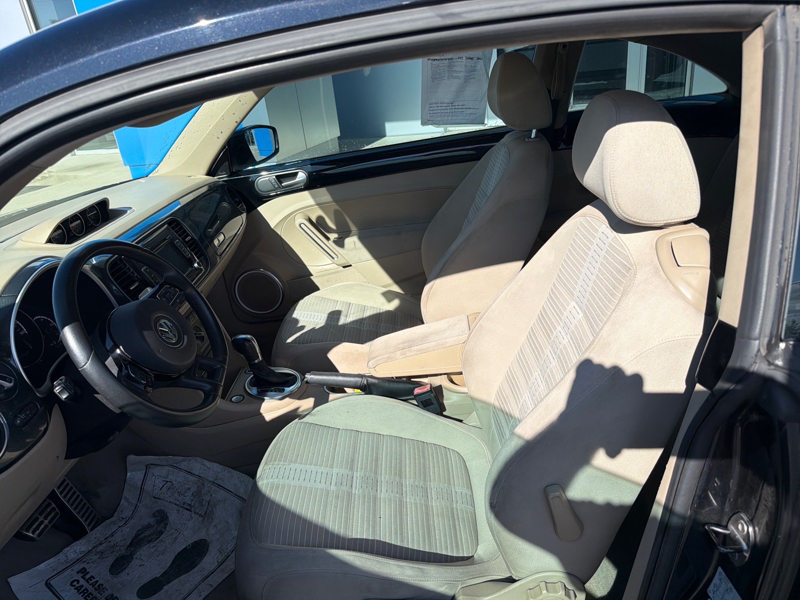 Used 2013 Volkswagen Beetle 2.0T FWD image 9