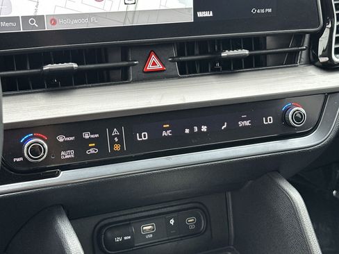 Certified 2024 Kia Sportage EX image 16