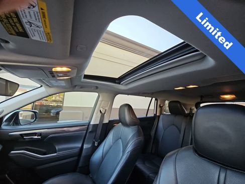 Used 2023 Toyota Highlander Limited image 29