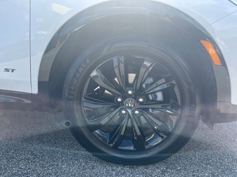 Used 2025 Buick Envista Sport Touring image 29