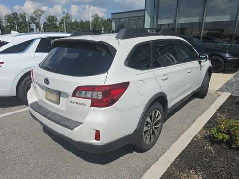 Used 2016 Subaru Outback 2.5i Limited AWD/4WD image 6