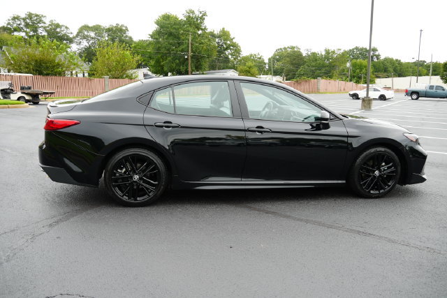 Used 2025 Toyota Camry SE FWD image 10