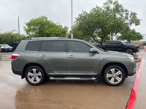 Used 2012 Toyota Highlander Limited w/ Tow Pkg image 4