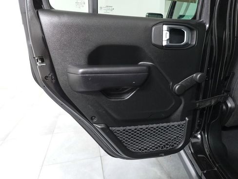 Used 2018 Jeep Wrangler Unlimited Sport image 10