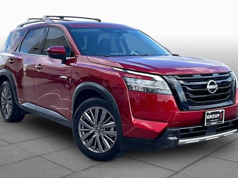 Used 2023 Nissan Pathfinder SL w/ SL Premium Package image 3