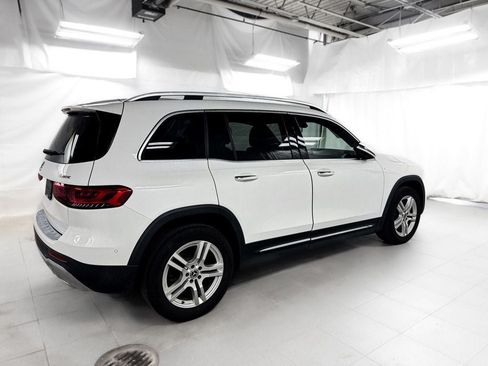 Used 2023 Mercedes-Benz GLB 250 4MATIC w/ Premium Package image 7