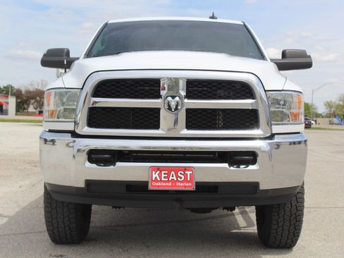 Used 2016 RAM 2500 SLT AWD/4WD image 2