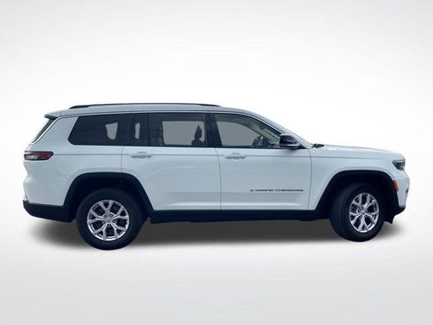 Used 2022 Jeep Grand Cherokee L Limited image 14
