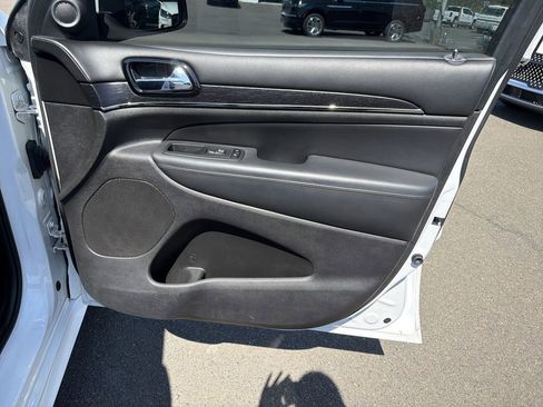 Used 2019 Jeep Grand Cherokee High Altitude AWD/4WD image 14