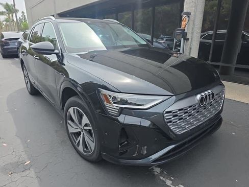 Used 2024 Audi Q8 e-tron Premium Plus w/ Premium Plus Package AWD/4WD image 3