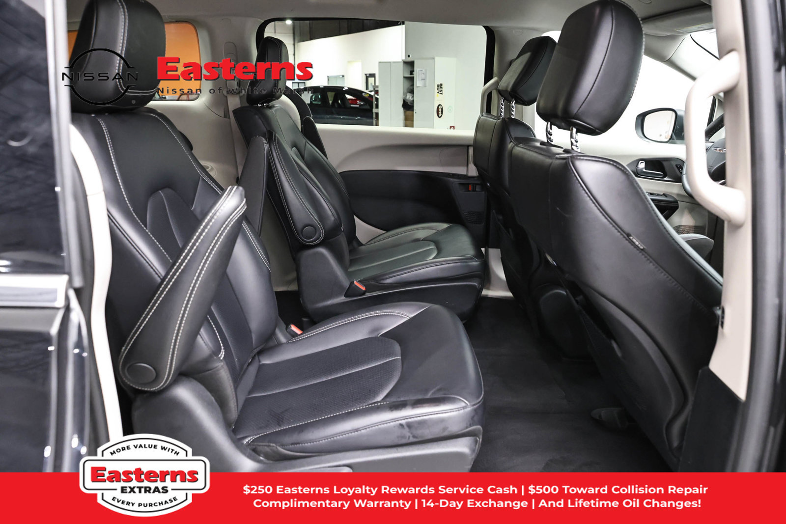 Used 2023 Chrysler Pacifica Touring-L FWD image 26