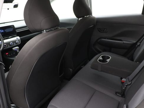 Used 2024 Hyundai Kona SE image 11