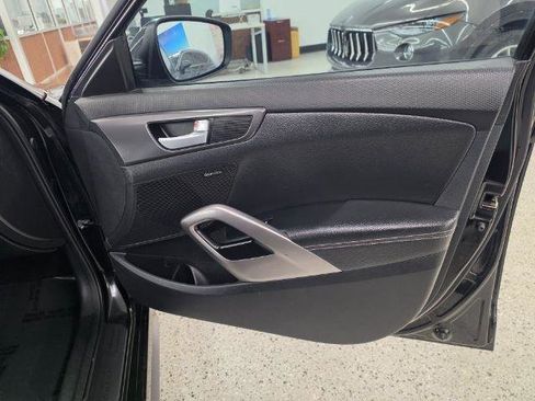 Used 2016 Hyundai Veloster Turbo FWD image 28