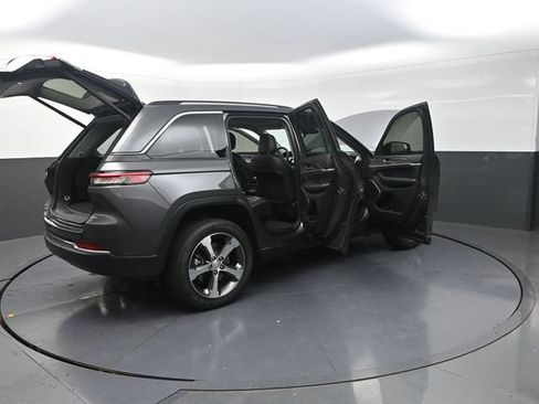 Used 2023 Jeep Grand Cherokee 4WD 4xe image 35